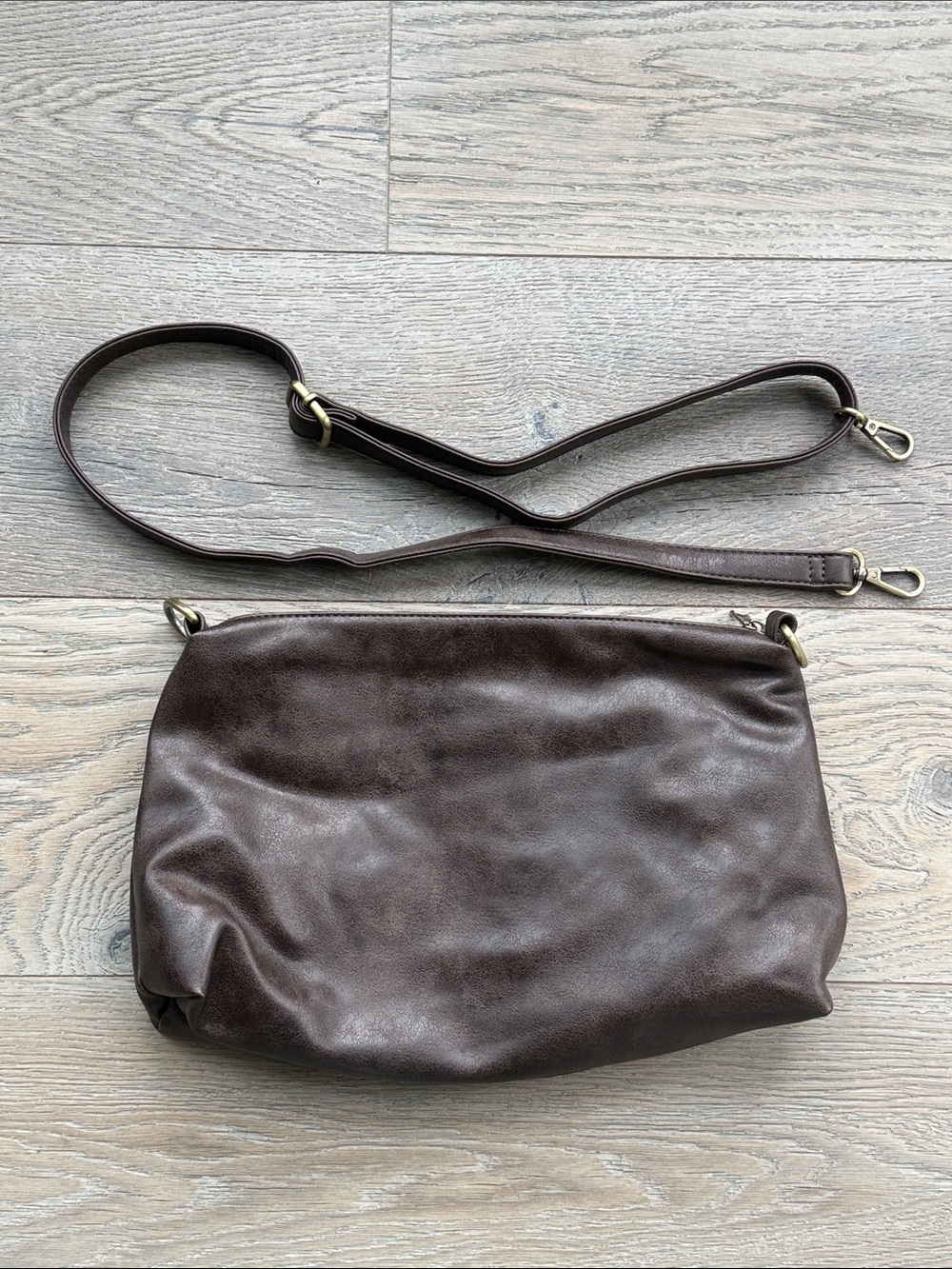 Joy Susan 2-in-1 Brown Vegan Leather Hobo Tote Bag Removable Clutch/ Crossbody - Picture 9 of 16
